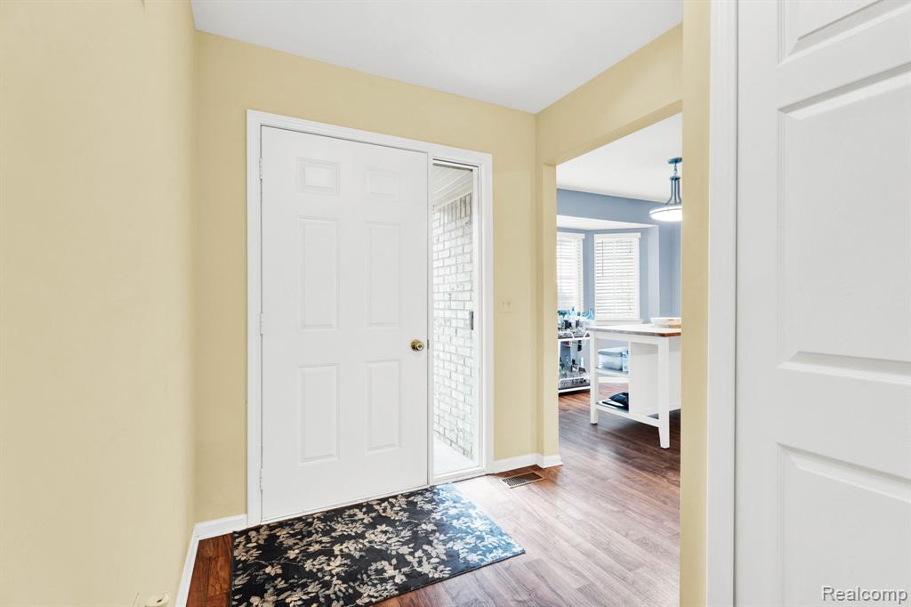 41225 Greenspire Drive, Clinton Twp, MI 48038 — Photo 4
