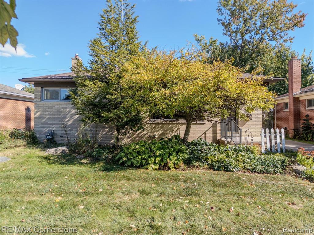 500 N LEONA Avenue, Garden City, MI — Photo 37