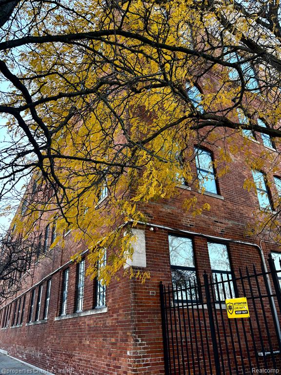6533 E JEFFERSON Avenue, 327, Detroit, MI 48207 — front exterior
