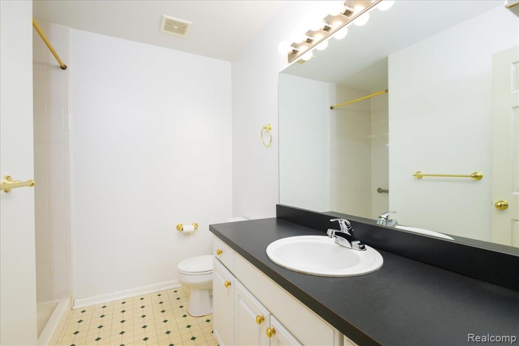 5010 Sandalwood Drive, Grand Blanc, MI 48439 — Photo 13