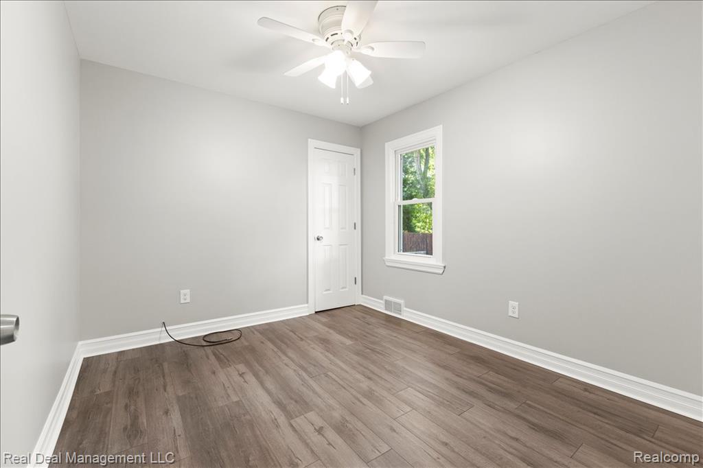 4414 Monroe Avenue, Waterford, MI 48329 — Photo 21