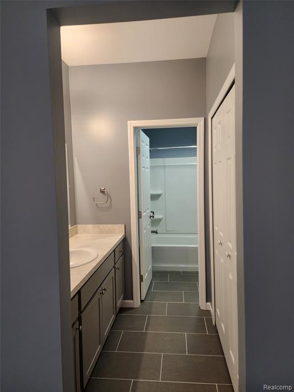 18106 Addington Drive, Commerce Twp, MI 48390 — Photo 23