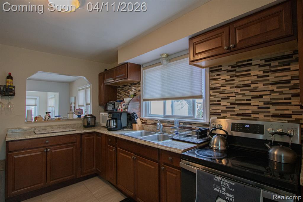 5636 Hipp Street, Dearborn Heights, MI 48125 — Photo 6