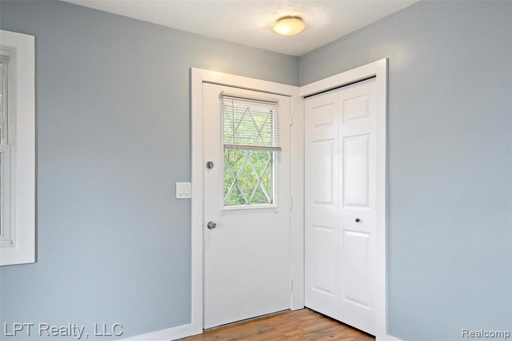 38201 Carolon Boulevard, 17B, Westland, MI — Photo 5