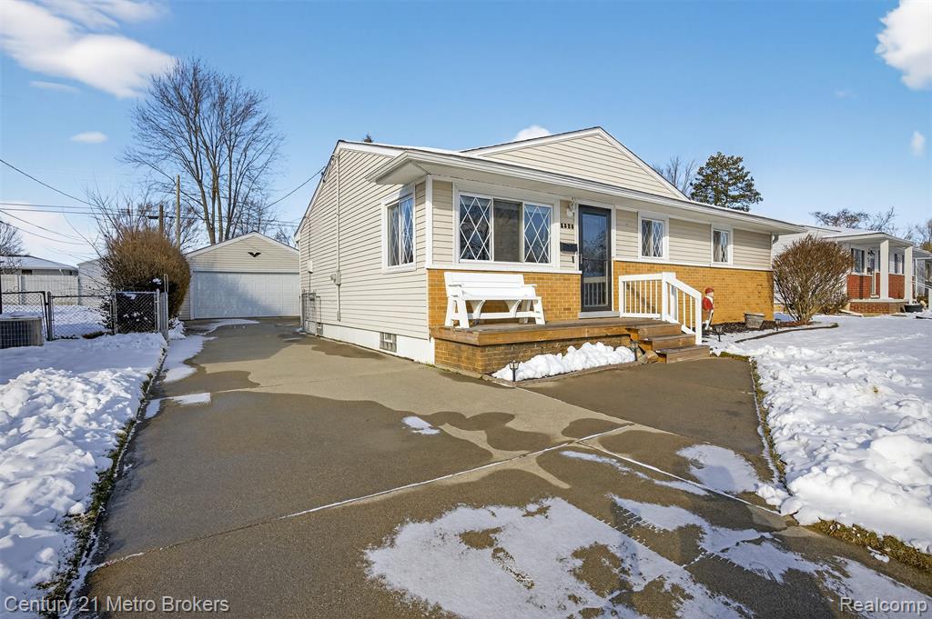 5328 Don Shenk Drive, Swartz Creek, MI 48473 — Photo 6
