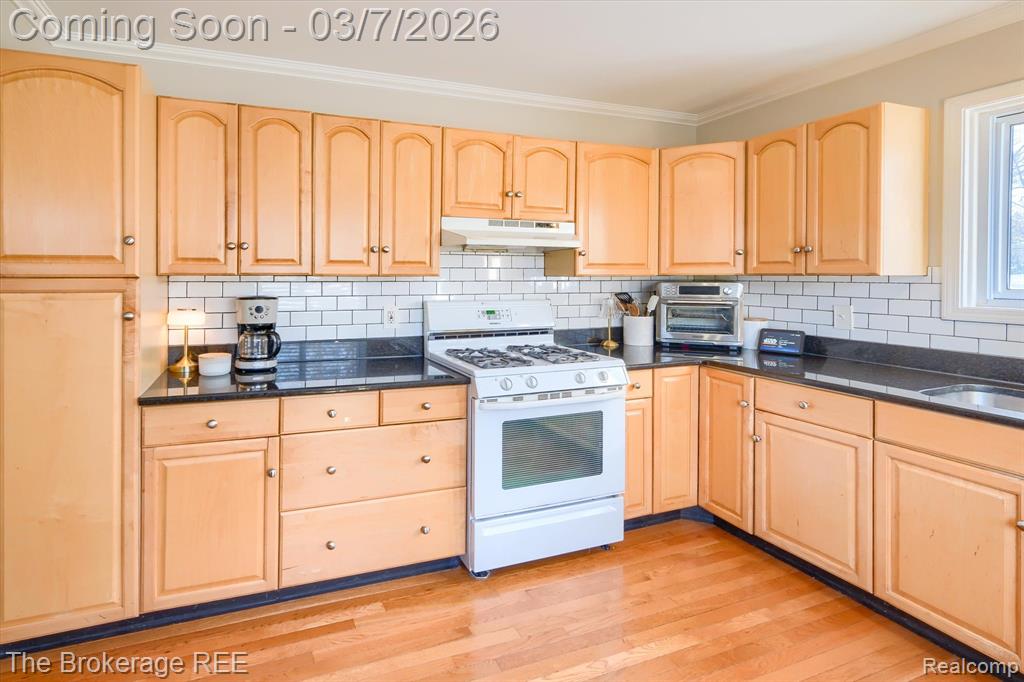 4405 Green Lake Road, West Bloomfield, MI 48323 — Photo 23