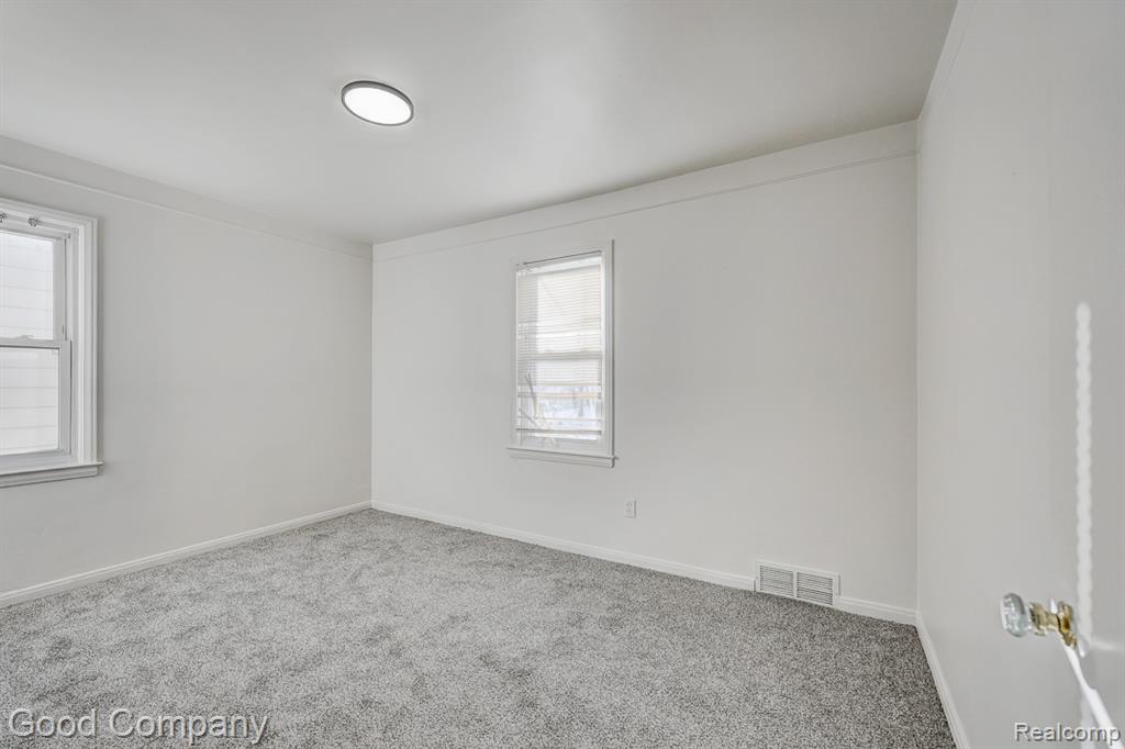 967 E Shevlin Avenue, Hazel Park, MI 48030 — Photo 15