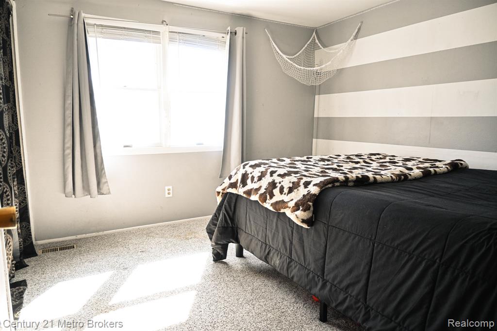 433 Dutch Mill Drive, Flushing, MI 48433 — Photo 20
