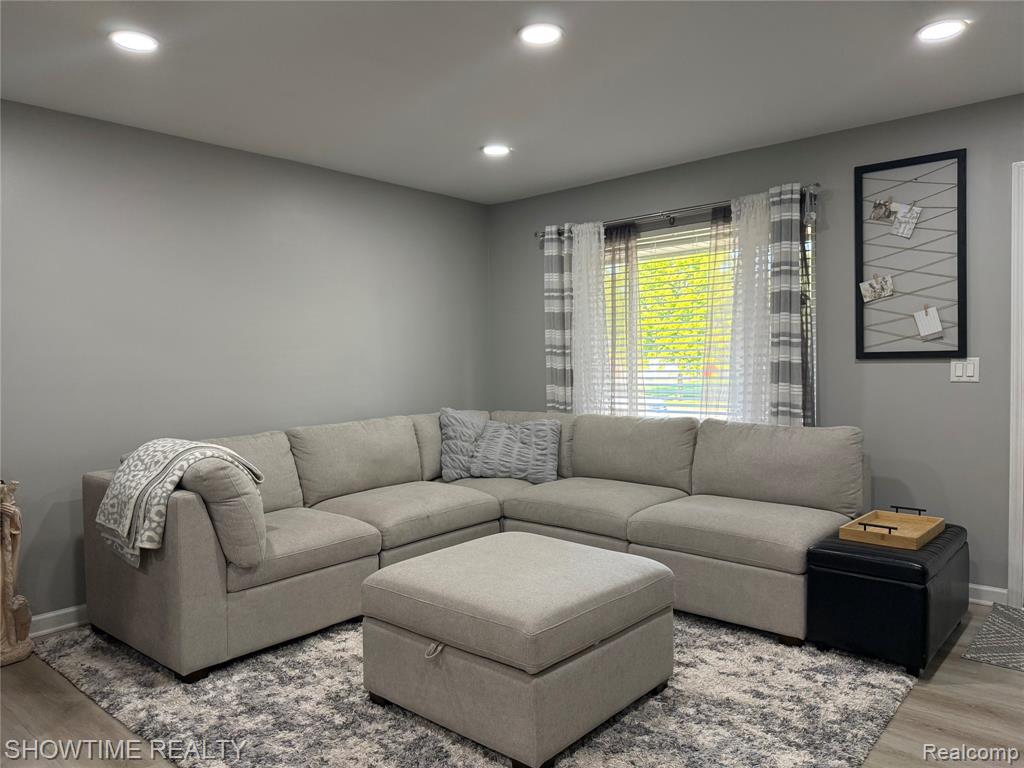41617 Clayton Street, Clinton Twp, MI 48038 — Photo 2