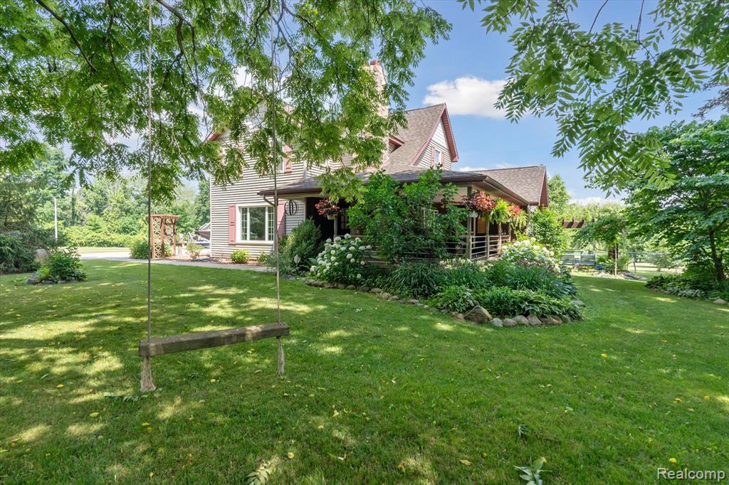 9227 Hogan Road, Fenton, MI 48430 — Photo 4