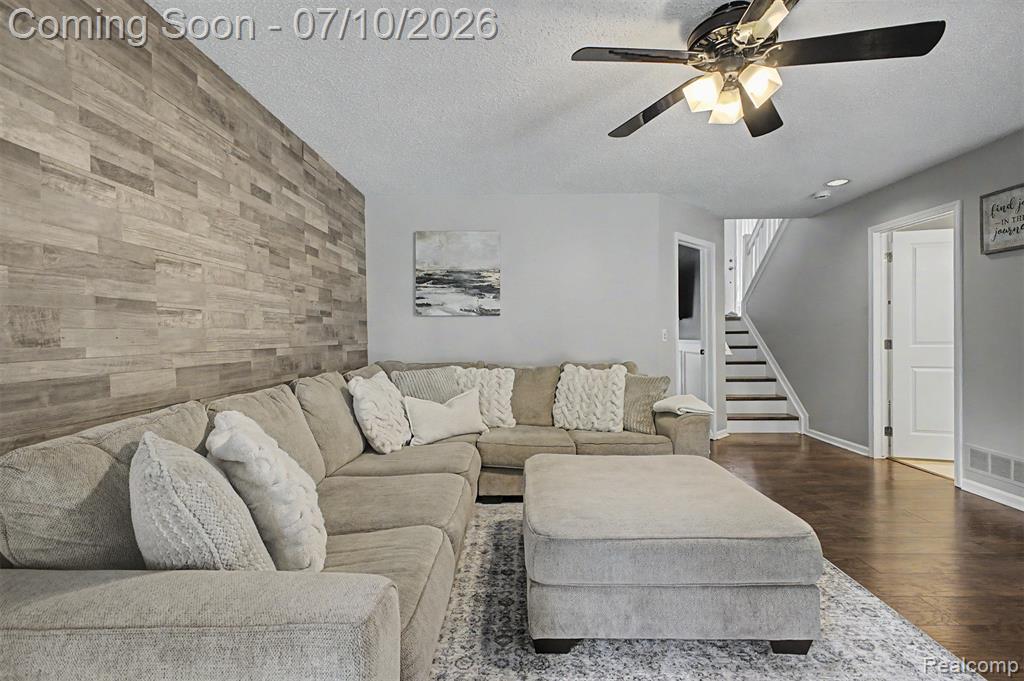 6400 Lake Meadow Drive, Waterford, MI 48327 — Photo 30