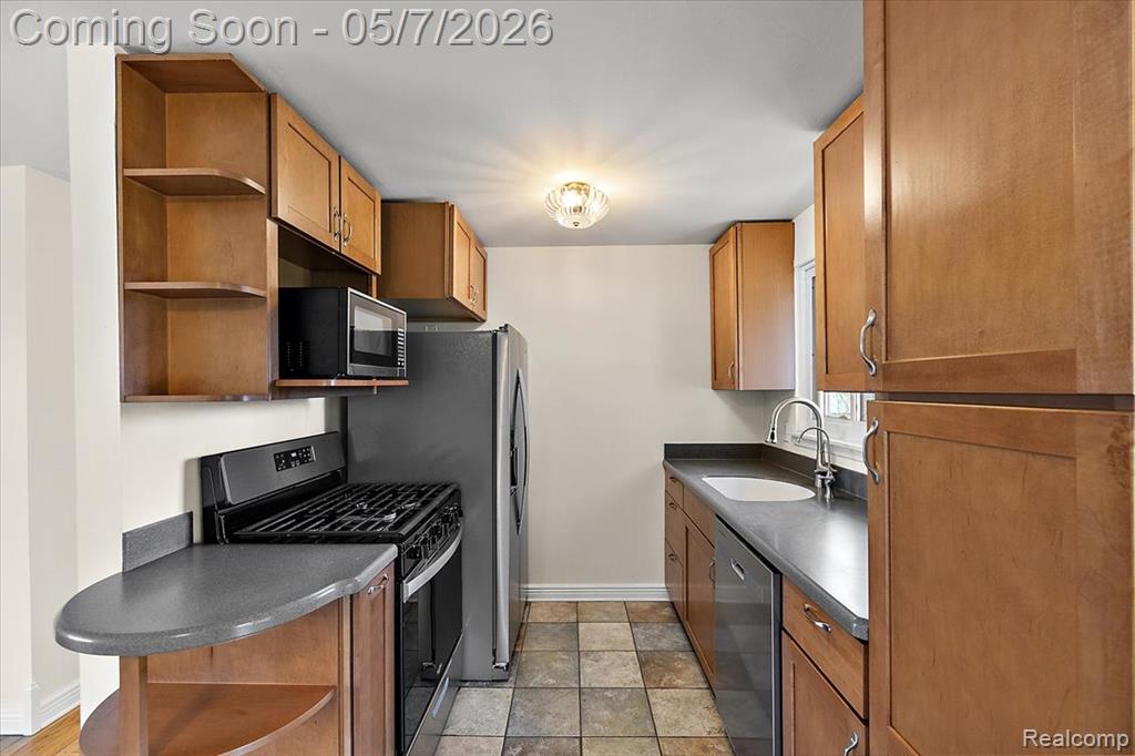 2795 Woodbury Street, Walled Lake, MI 48390 — Photo 15