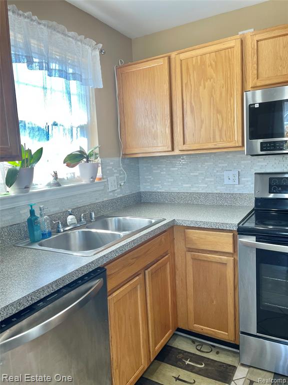 43267 Woodbridge Drive, Clinton Twp, MI 48038 — Photo 7