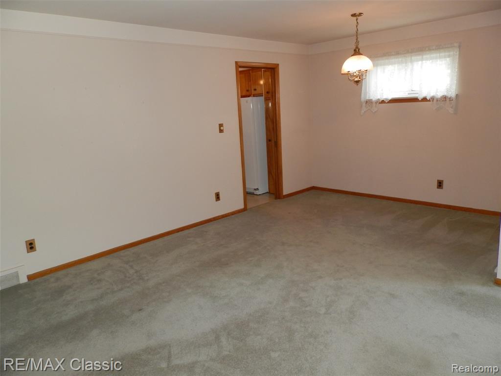7736 Berwick Drive, Westland, MI — Photo 7