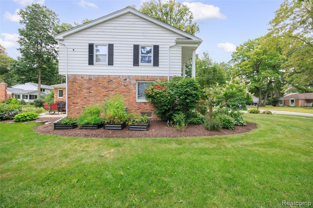 527 Greenwich Lane, Grand Blanc, MI 48439 — Photo 41