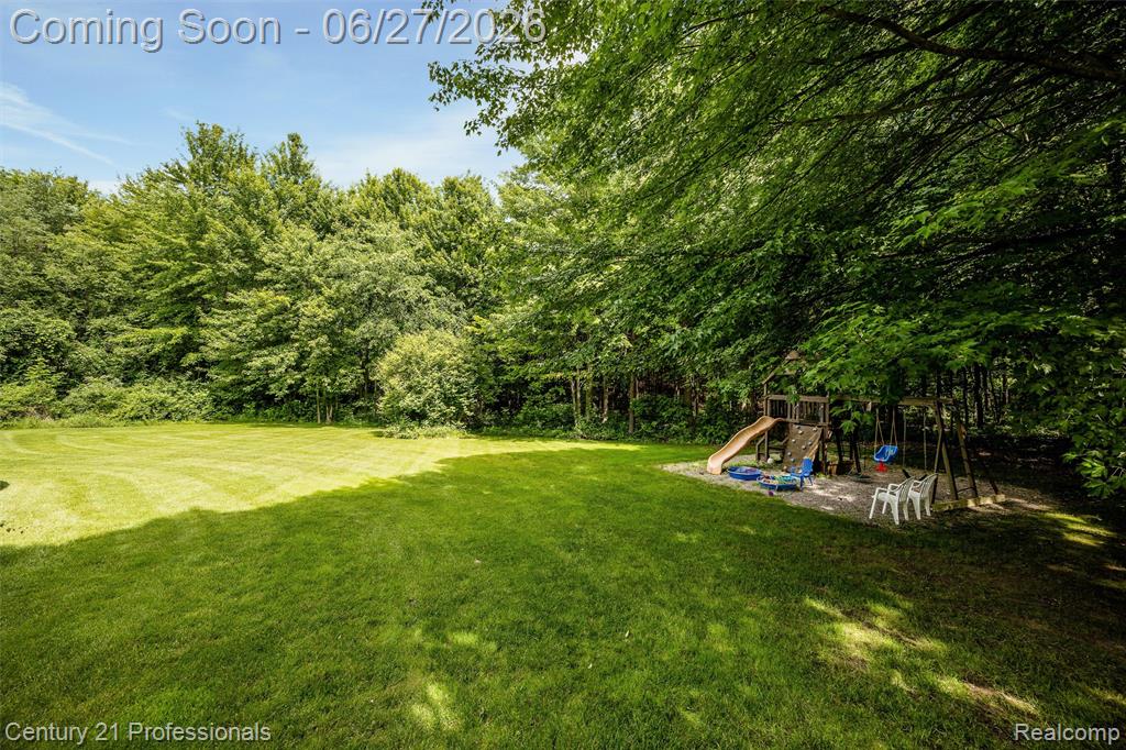 8928 Wild Iris Court, Davisburg, MI 48350 — Photo 42