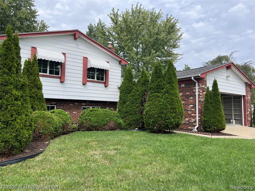 45162 Forest Trail Drive, Canton, MI 48187