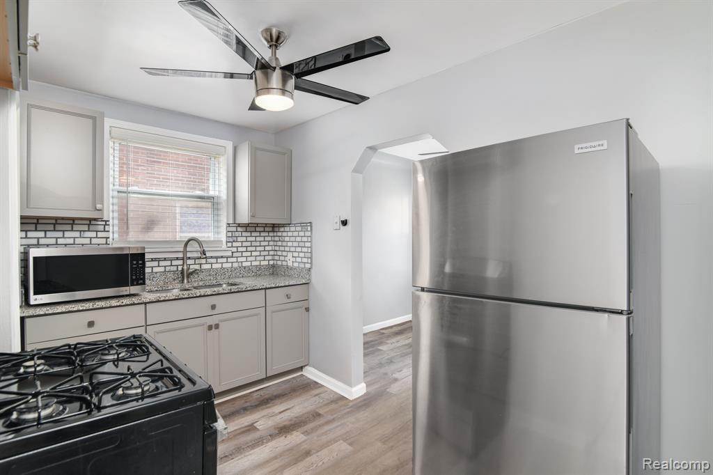 15810 ROBSON Street, Detroit, MI 48227 — Photo 5