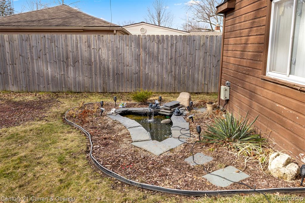 9329 Merriman Road, Livonia, MI 48150 — Photo 27