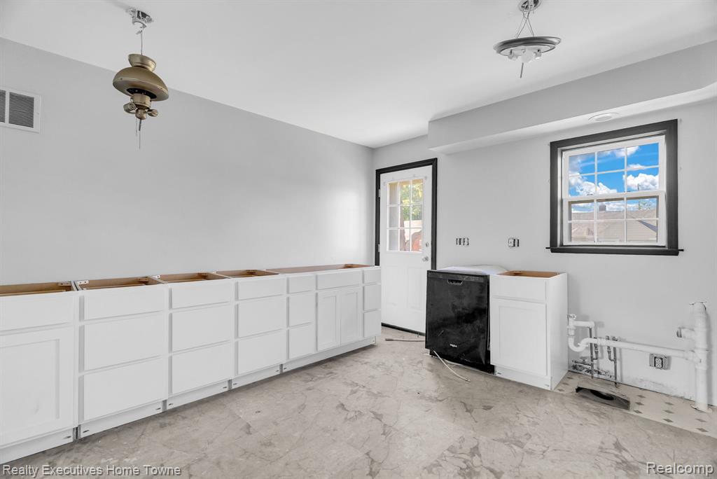 415 Hilton Road, Ferndale, MI 48220 — Photo 54