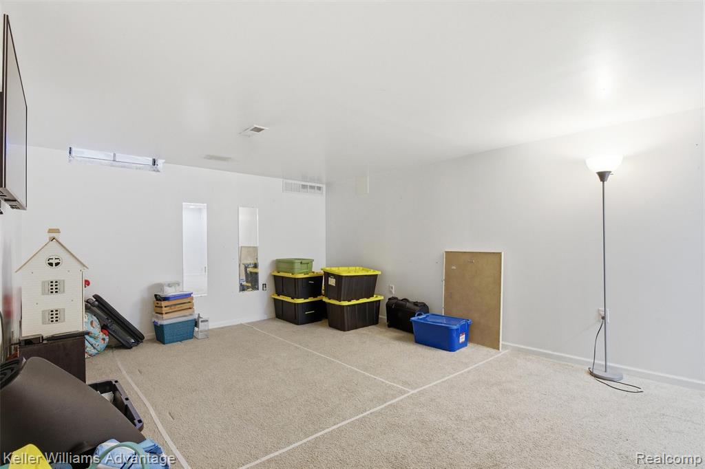 8610 Buffalo Drive, Commerce Twp, MI 48382 — Photo 40