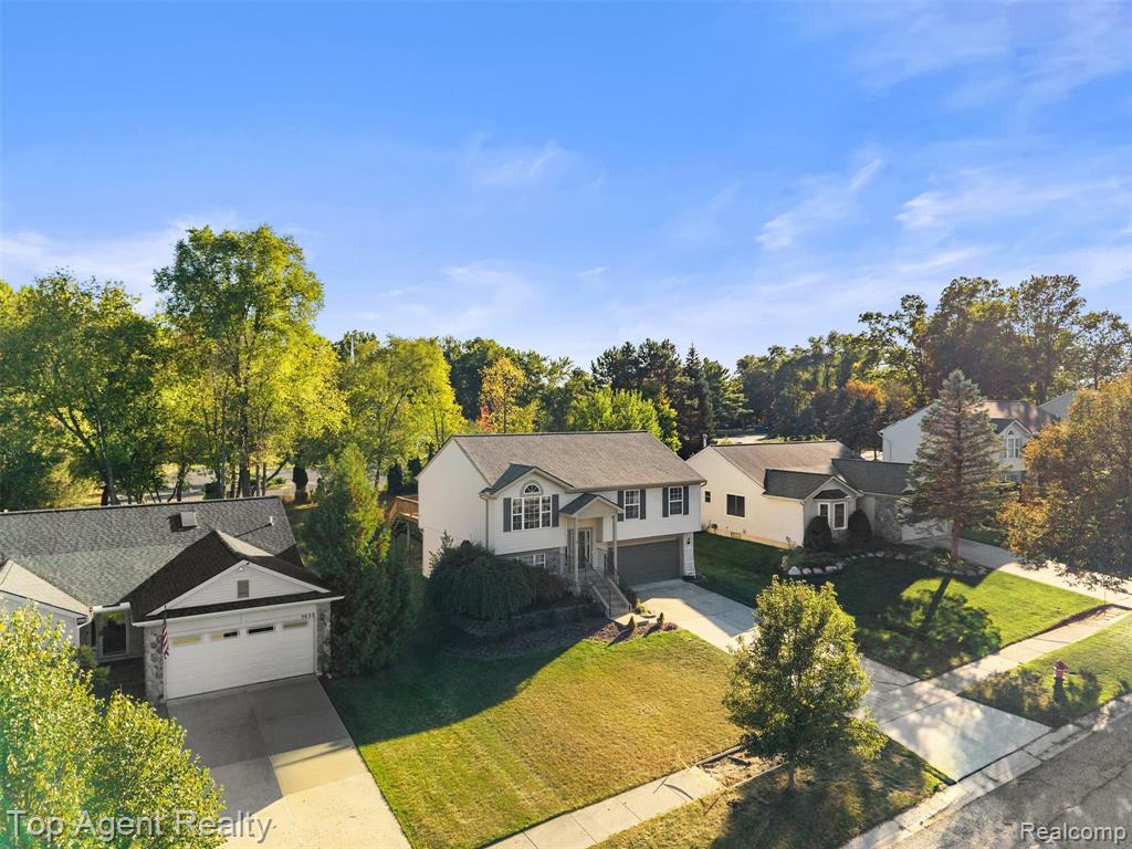 5675 Millpointe Drive, Waterford, MI 48327 — Photo 33