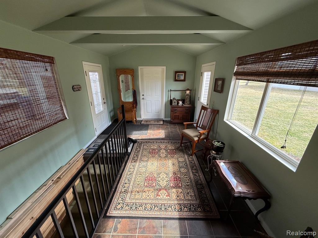 958 N Cass Avenue, Vassar, MI 48768 — Photo 2