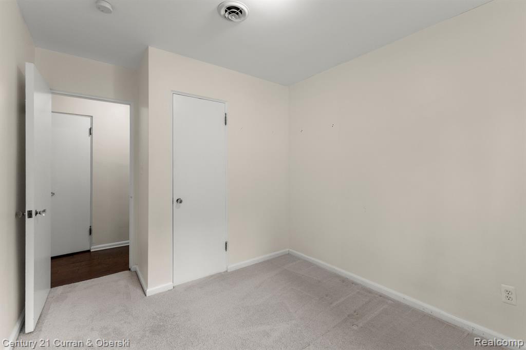 7244 FENTON Street, Dearborn Heights, MI 48127 — Photo 16