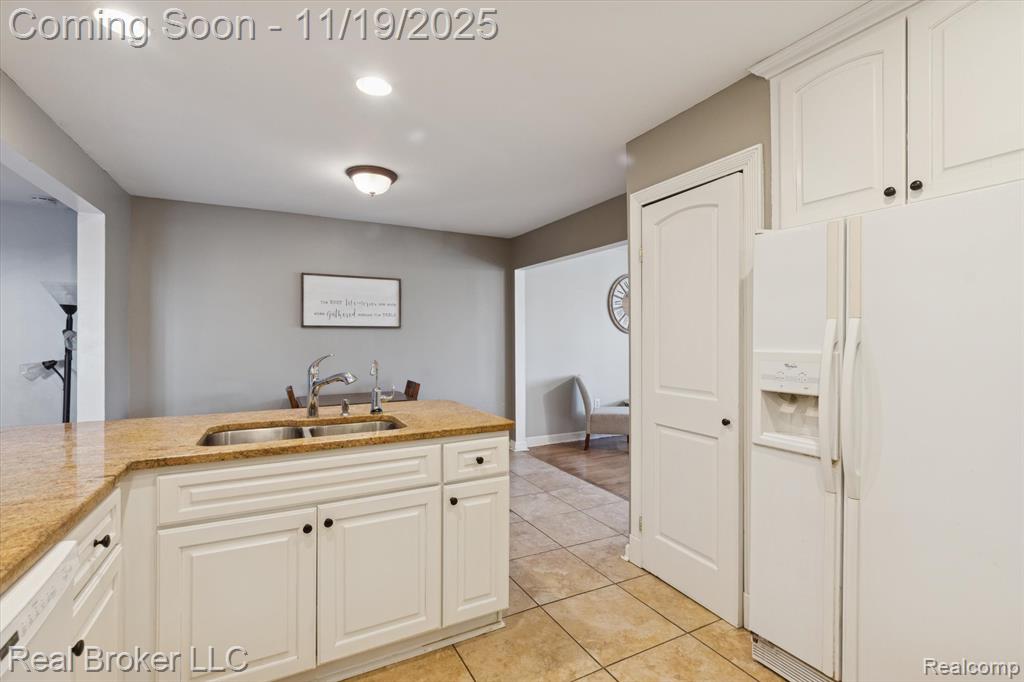 9665 Hilton Road, Brighton, MI 48114 — Photo 12