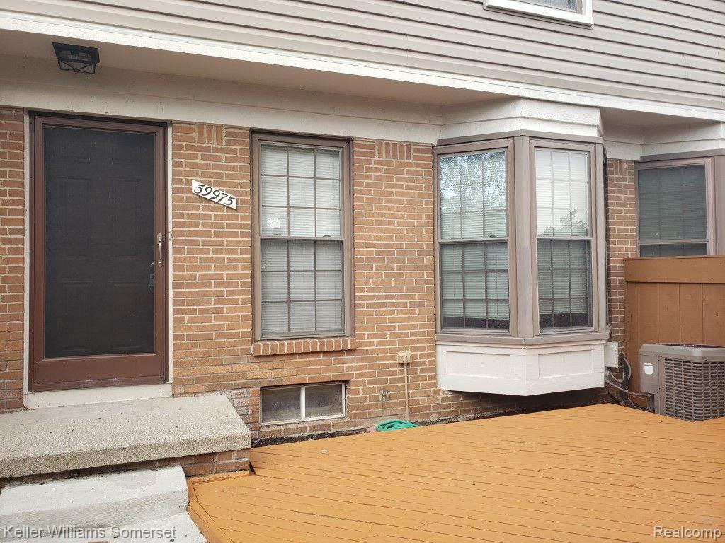 39975 CROSSWINDS, Novi, MI — Photo 2