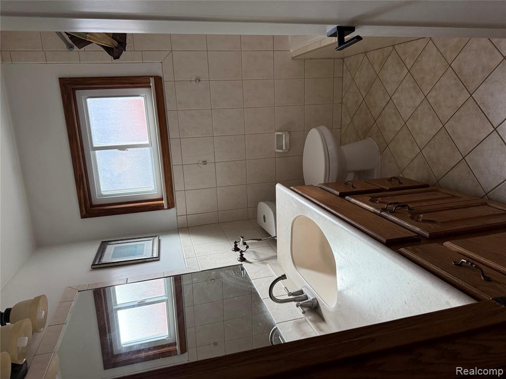 6947 N Charlesworth Street, Dearborn Heights, MI 48127 — Photo 9