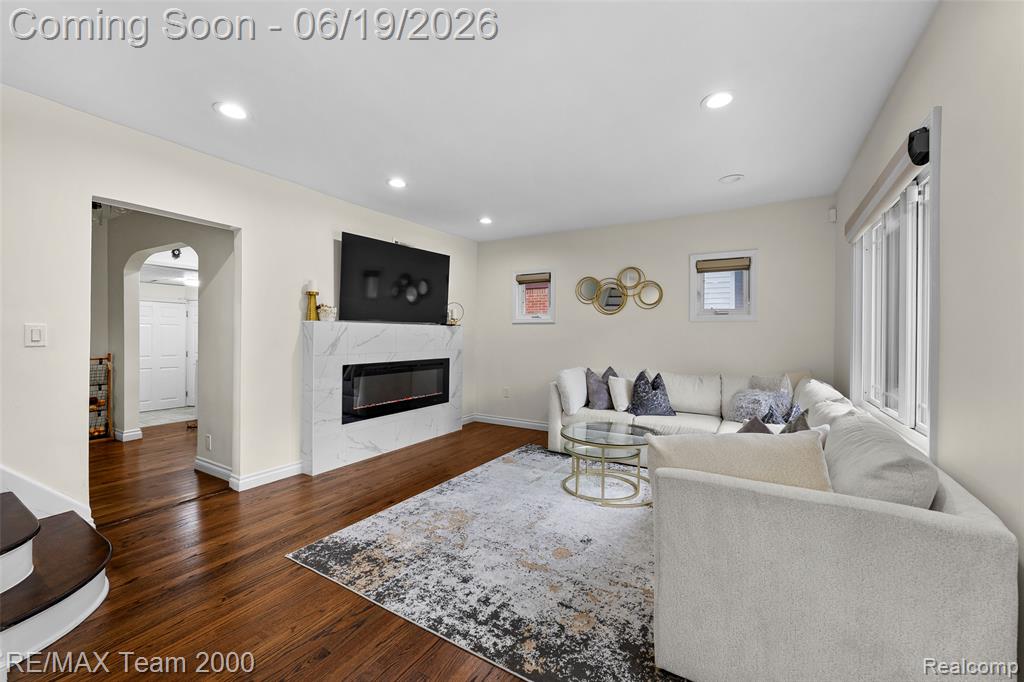 6155 N Silvery Lane, Dearborn Heights, MI 48127 — Photo 11
