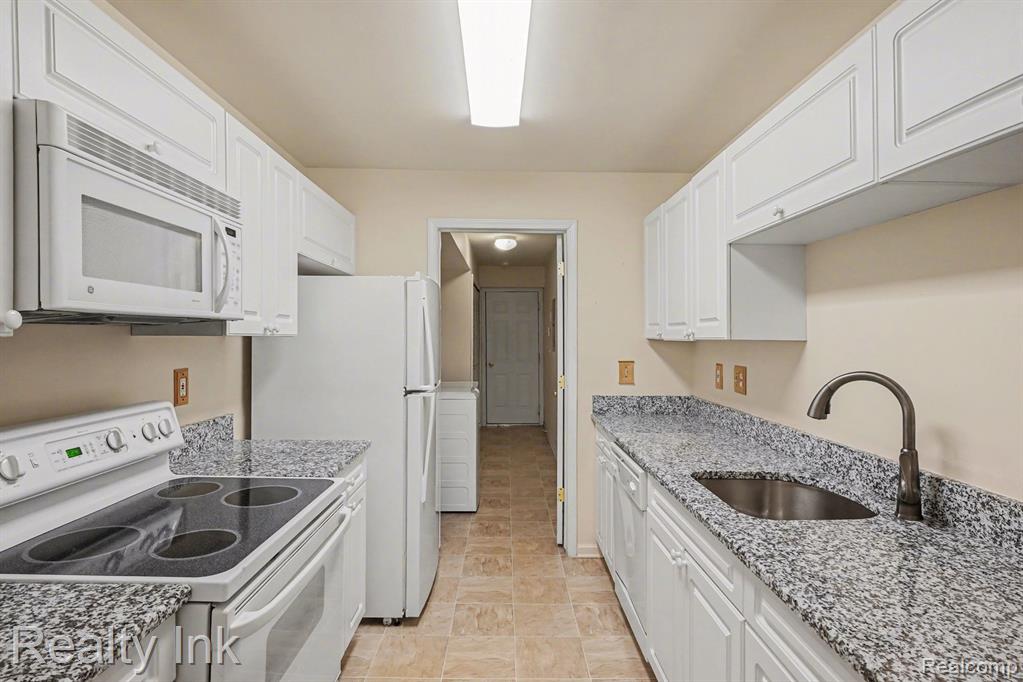 3399 Tremonte Circle S, Rochester, MI 48306 — Photo 3