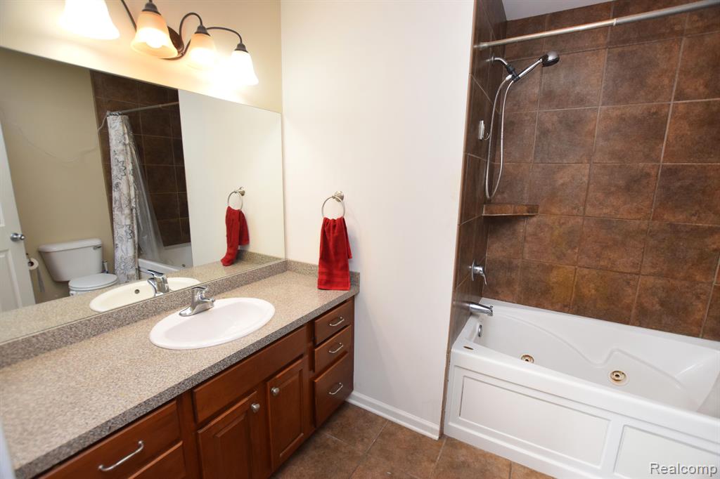 8352 OAK RIDGE Drive, Goodrich Vlg, MI — Photo 20