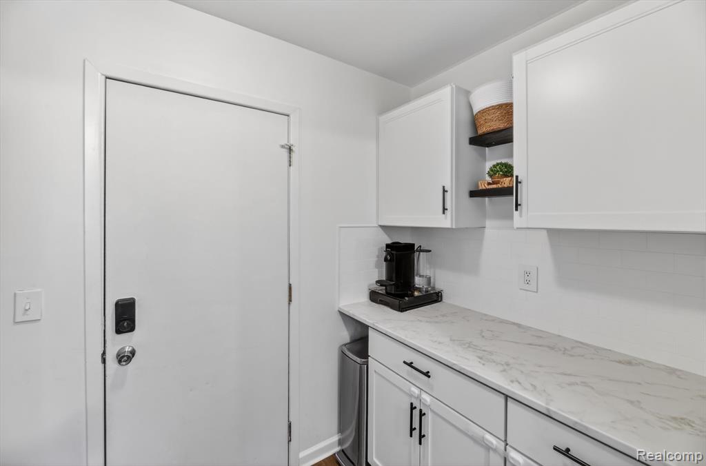 61350 Creekview Drive, South Lyon, MI 48178 — Photo 21
