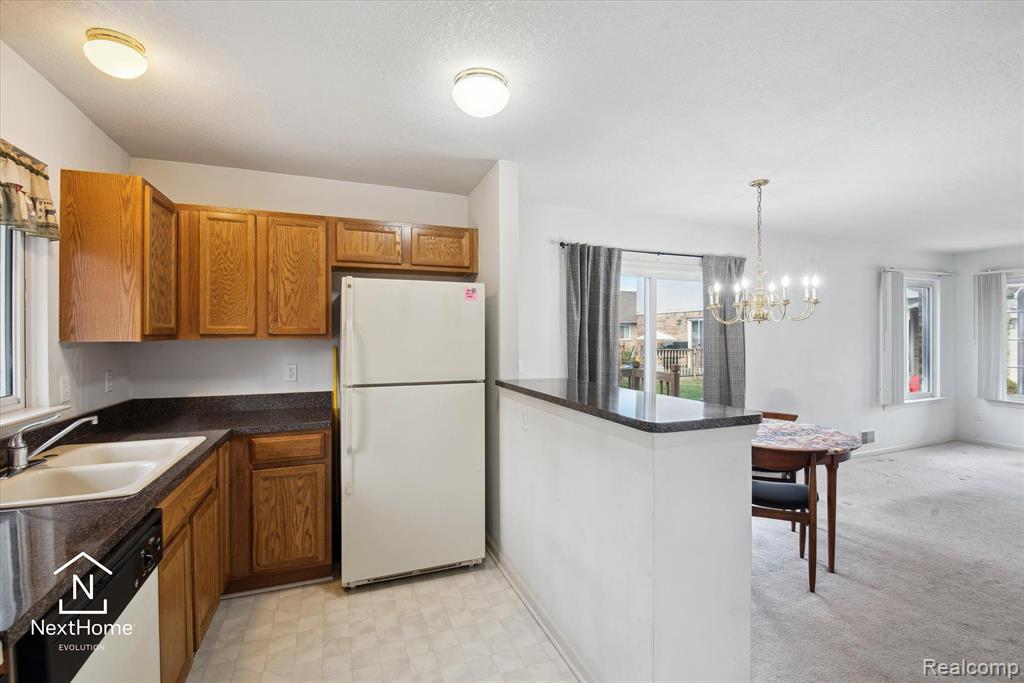 23490 READING, Trenton, MI 48183 — Photo 11