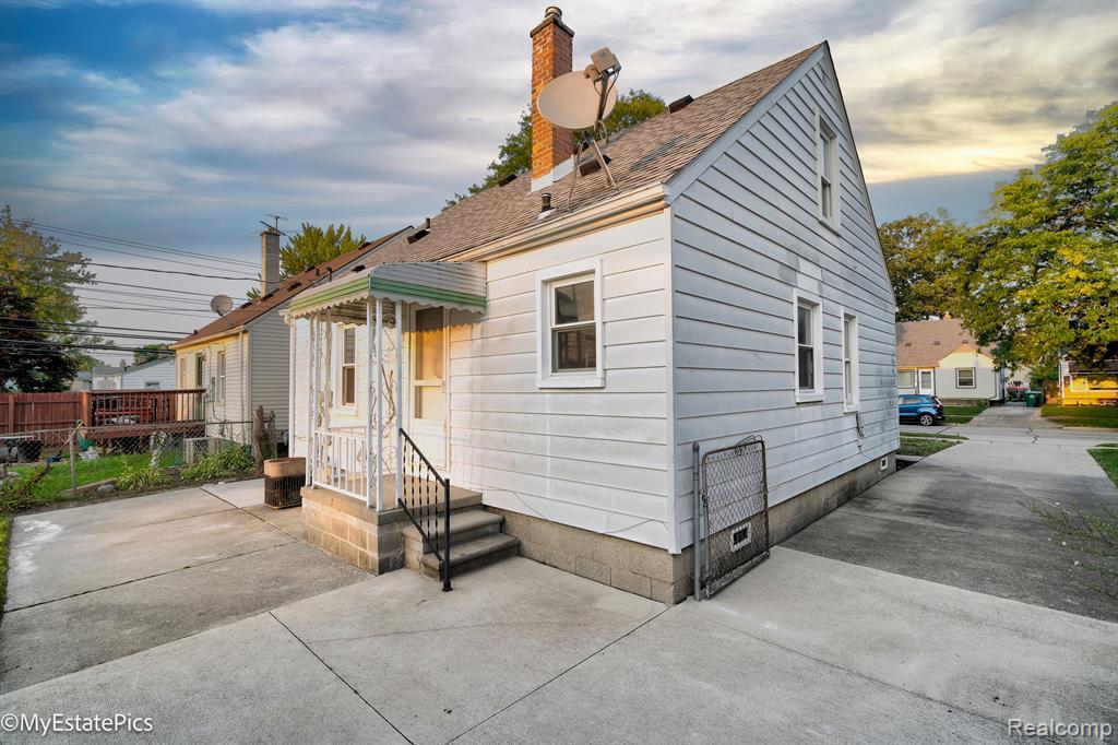 6151 HELEN Street, Garden City, MI — Photo 4