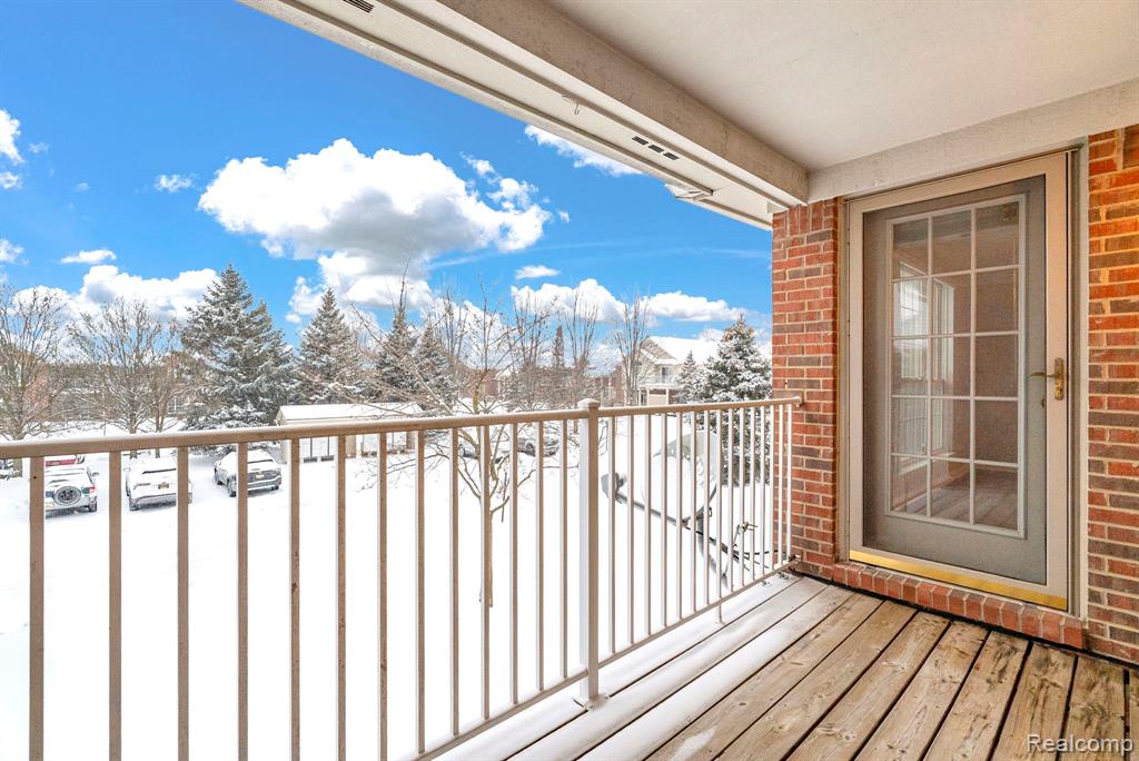 8208 Chesapeake Circle, Walled Lake, MI 48390 — Photo 15