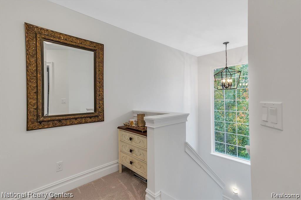 581 VILLAGE Lane, Milford, MI 48381 — Photo 17