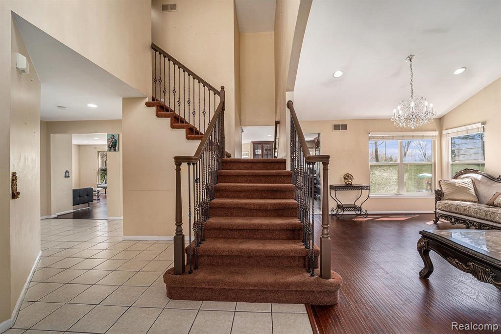 7549 ACORN HILL Court, West Bloomfield, MI 48323 — Photo 6