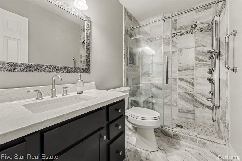 6838 Fox Lane, Waterford, MI 48327 — Photo 23