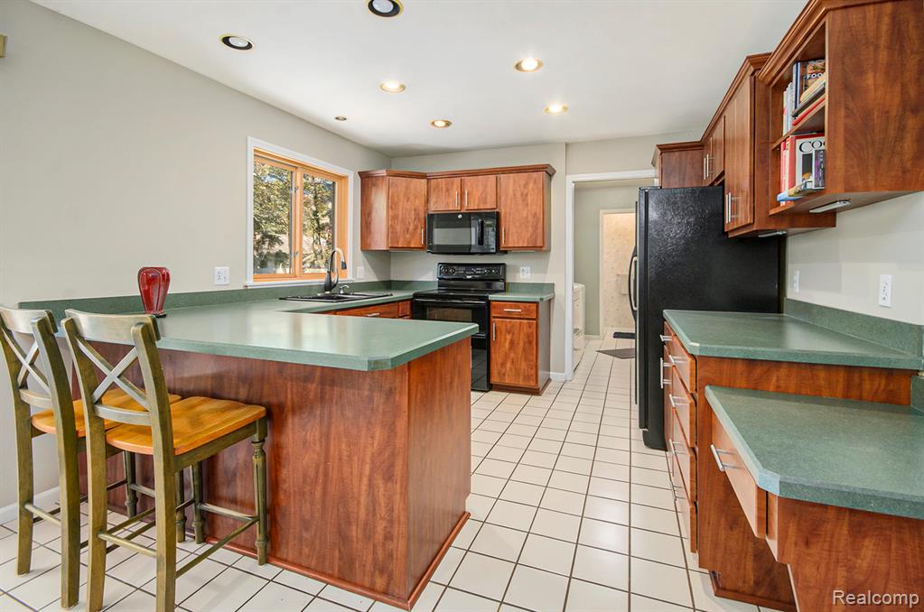 6429 Woodglen Drive, Clarkston, MI — Photo 11
