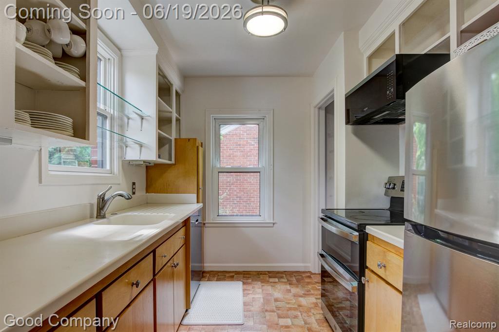 4246 Elmwood Avenue, Royal Oak, MI 48073 — Photo 10