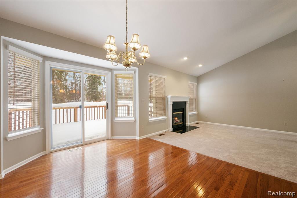 671 Woodhaven Drive, Commerce Twp, MI 48390 — Photo 15