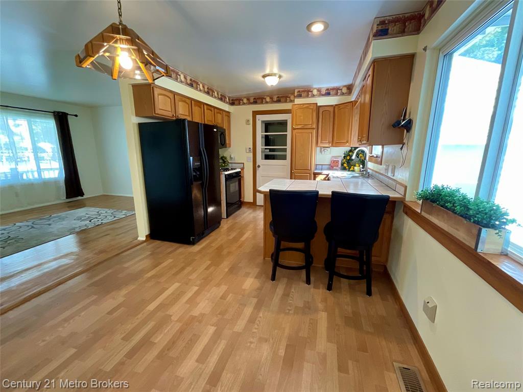6272 Elro Street, Burton, MI 48509 — Photo 11