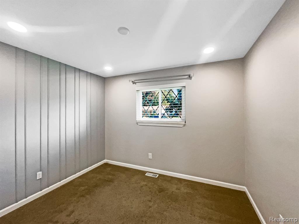 8324 SAN MARCO Boulevard, Sterling Heights, MI 48313 — Photo 13