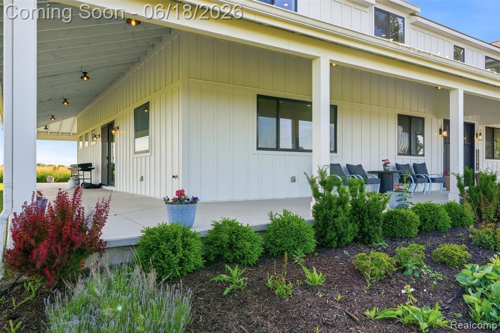31100 S River Road, Harrison Township, MI — Photo 9