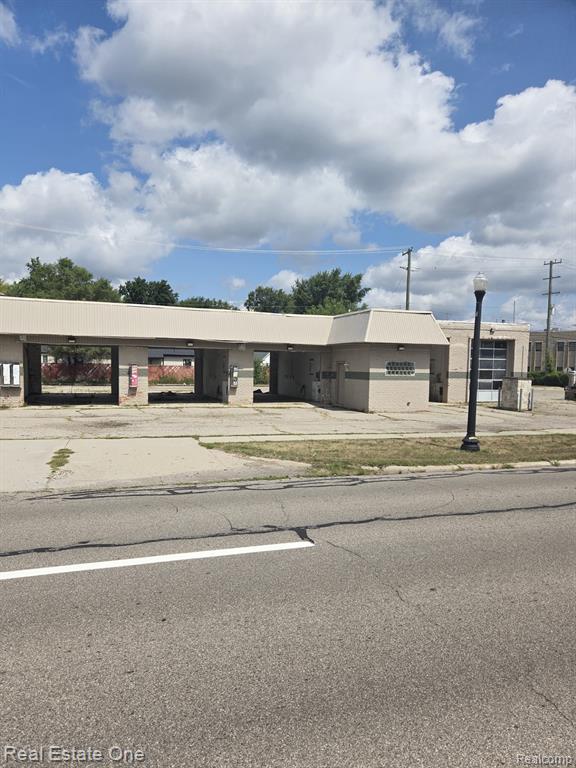 30544 Grand River Avenue, Farmington Hills, MI 48336