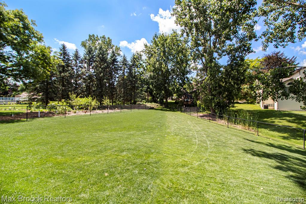 761 Stoney Drive, South Lyon, MI 48178 — Photo 35