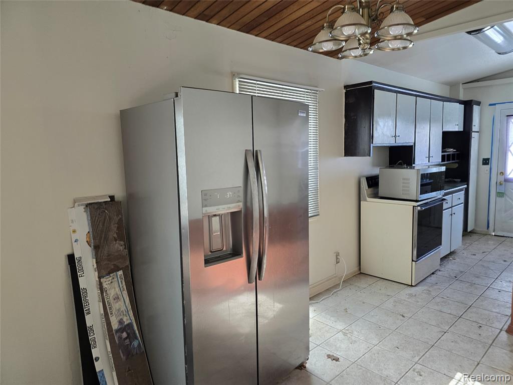 6302 Springdale Boulevard, Grand Blanc, MI 48439 — Photo 13